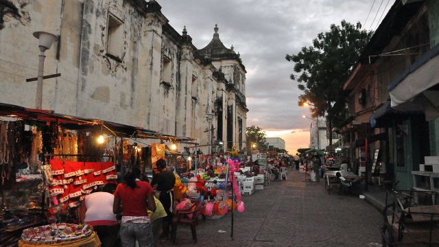 Street_in_Leon_Nicaragua_5.jpg